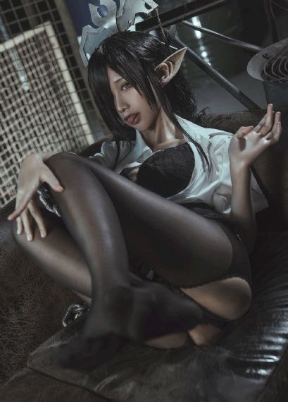 饥渴少妇伦色诱公